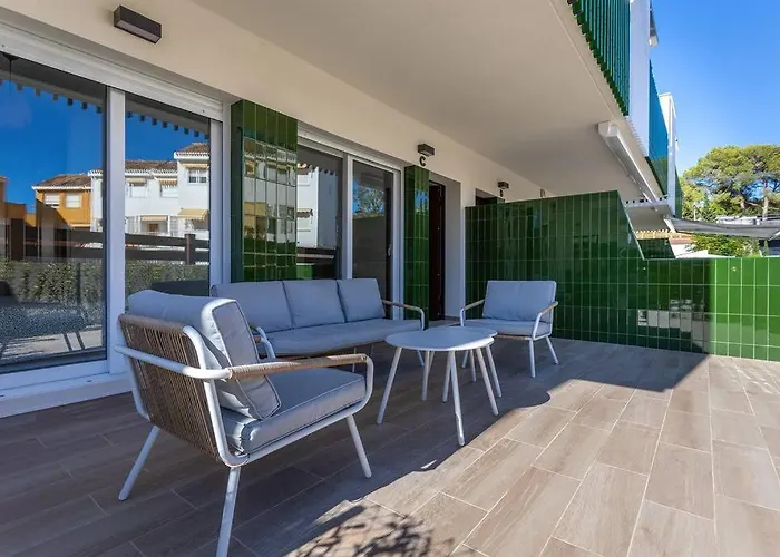 Apartment 50M From The Sea, Pool, Ac, Parking