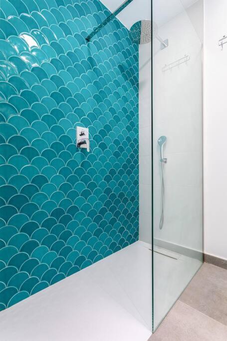 Apartment 50m From The Sea, Pool, Ac, Parking *