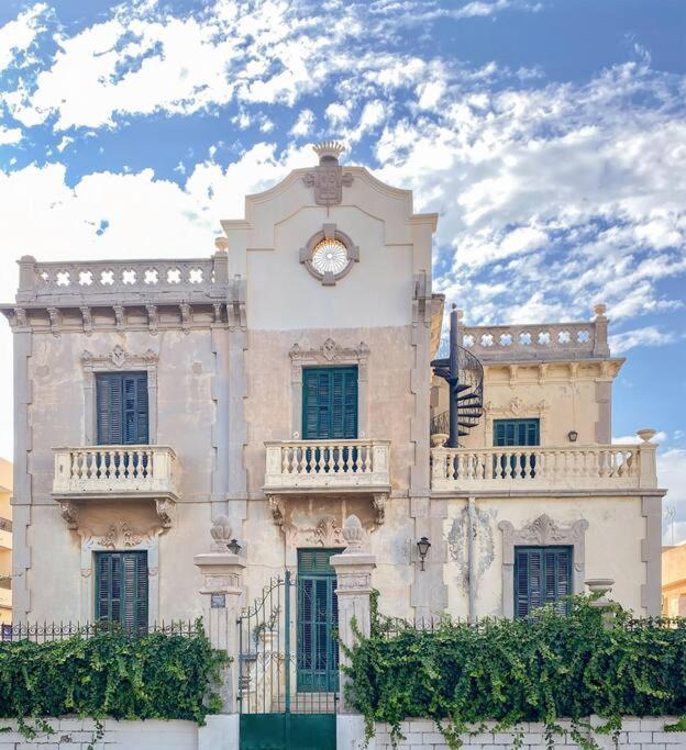 50m From The Sea, Pool, Ac, Parking Apartment *