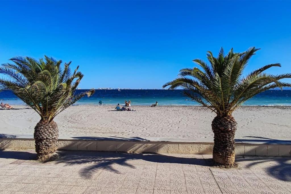 50m From The Sea, Pool, Ac, Parking Apartment