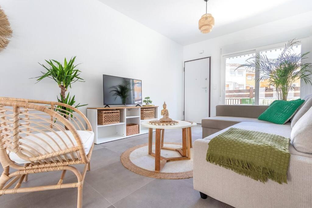 50m From The Sea, Pool, Ac, Parking *