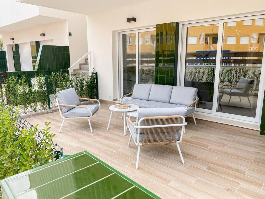 50m From The Sea, Pool, Ac, Parking